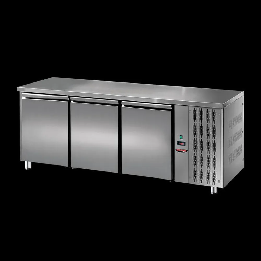masa-rece-3-usi-tecnodom-gastronimia-unitate-condensare-temperatura-lucru-18c-22c-optiuni-personalizare-a-suprafetei-lucru-a-usilor-pecef-profesionale-TF03MIDBT